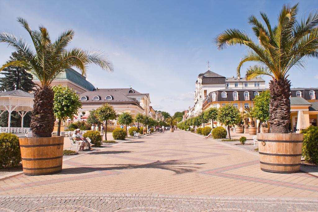 Spa Hotel Diana Františkovy Lázně Exterior foto